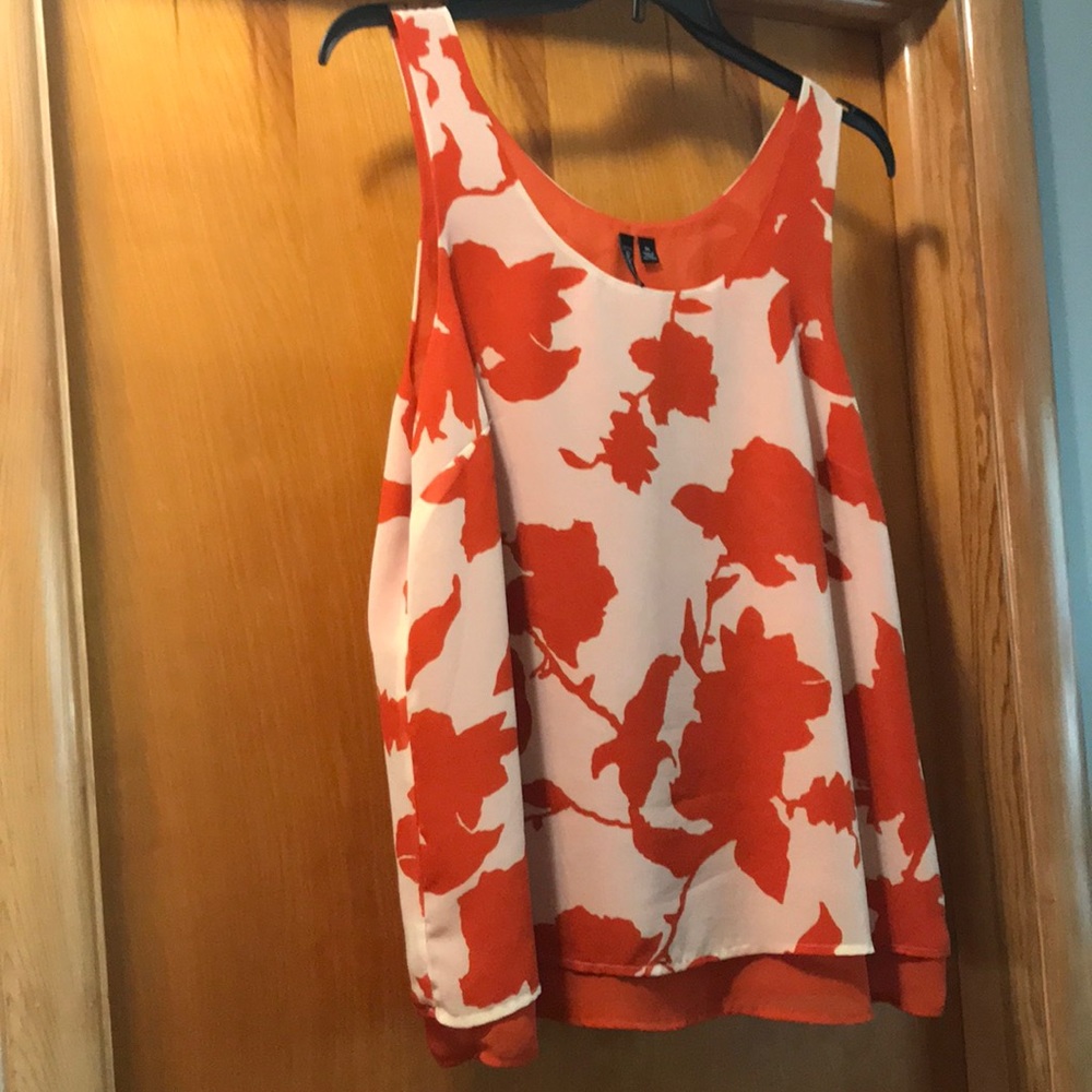 Sleevless top